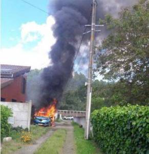 Partage d'information opérationnel : feu de VL électrique avec propagation à la maison individuelle du propriétaire