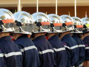 person-military-fire-profession-helmet-firefighter-658444-pxhere.com(1)